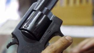 Hizo la cola, pagó una boleta y antes de irse robó a punta de pistola