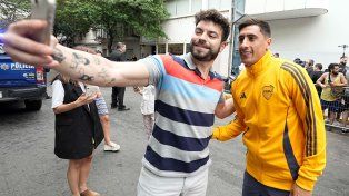 Los jugadores de Boca en Rosario fueron recibidos por sus hinchas.