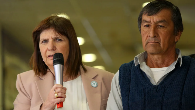 Bullrich junto a José Peña