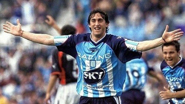 Diego Milito rescató un gol de Racing a Colón como uno de los que más gritó cuando jugó en la Academia.