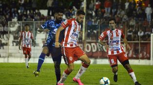 Felipe Cadenazzi cumplió con la fecha de suspensión y hoy vuelve a la formación inicial.&nbsp;