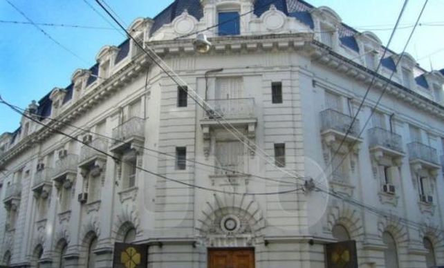 El Nuevo Banco de Santa Fe instala sillas para las esperas en Santa Fe
