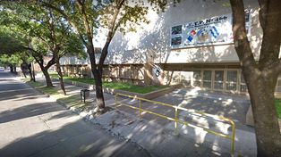 La Escuela de Educación Técnica Profesional Nº 466, de Mendoza y Rouillón. Un ladrón entró y robó la cartera de una preceptora. Después saqueó la casa de la víctima.&nbsp;
