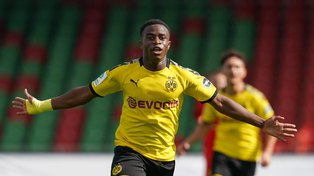 Borussia Dortmund anotó a su joya de 15 años para la Champions League.