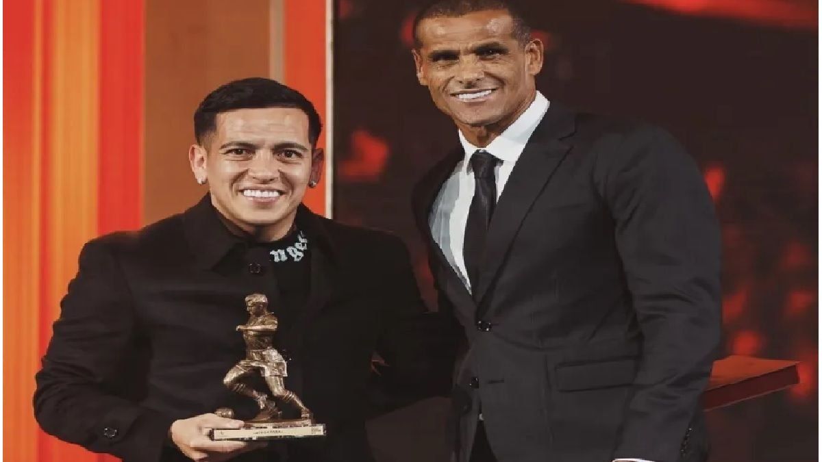 Esequiel Barco fue distinguido como el mejor jugador de la liga de Rusia