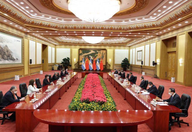 Cónclave bilateral entre la comitiva Argentina y el gobierno chino, Beijing. 