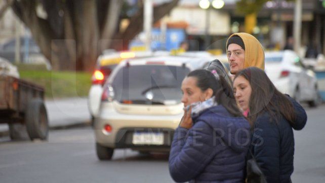 El SMN prevé un descenso de la temperatura y lluvias para el domingo.