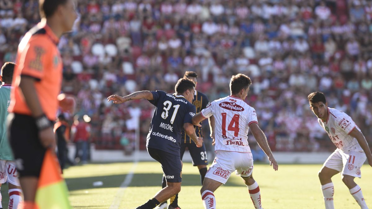 El minuto a minuto del choque entre el Canalla y el Tatengue en Santa Fe