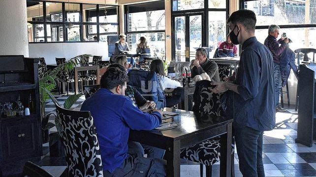 Día del Amigo: gastronómicos solicitaron extender el horario de cierre a la medianoche
