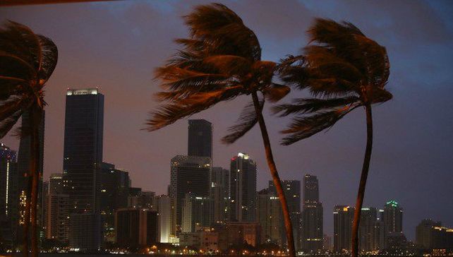 En este momento, el huracán Irma inicia el impacto directo en los Cayos de la Florida