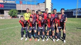 Colón de Santa Fe marcha puntero e invicto en el Apertura liguista y ahora visitará al escolta Universidad.