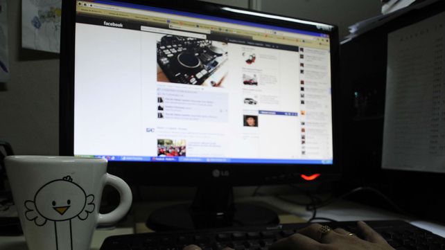 Facebook quedó en el medio de las críticas por la filtración de datos.