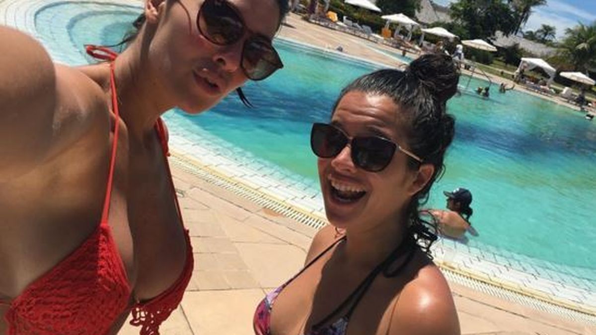 Ivana Nadal se fue a Brasil y mandó fotos hot con una amiga