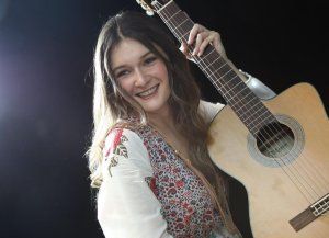 Maggie Cullen llega a Paraná con su premiado álbum Décimas