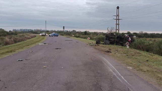 El choque frontal se registró este miércoles en la Ruta 32 cerca de María Grande. Tres personas fueron rescatadas entre los hierros y hospitalizadas.