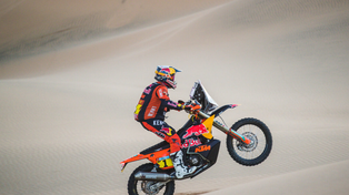 Benavides sufre un retraso y cae al sexo puesto de la general en motos