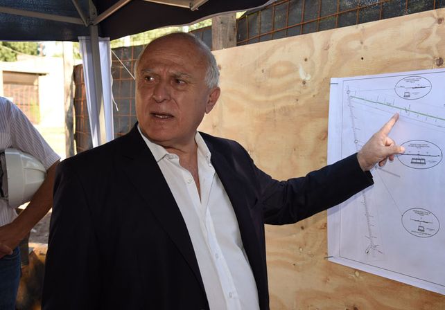Lifschitz: “En un año y medio esperamos inaugurar la totalidad del desagüe Larrea”