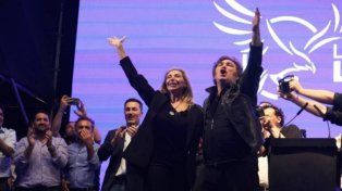 Milei en el cierre de campaña en Rosario: Por primera vez Argentina está recorriendo un camino distinto