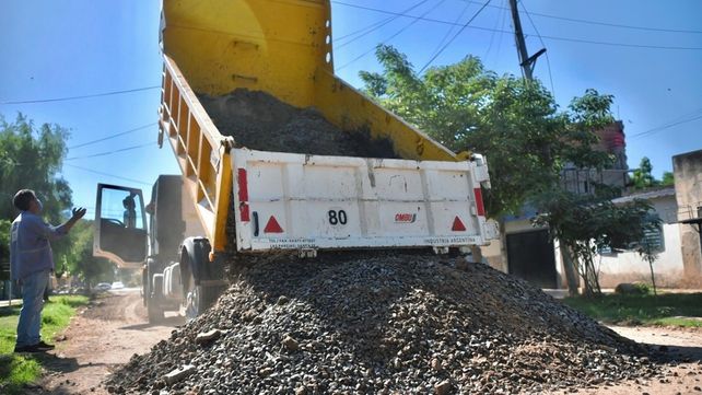 Obras de ripiado en Yapeyú.