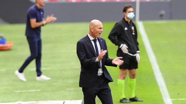 Duras críticas a Zinedine Zidane por la caída de Real Madrid