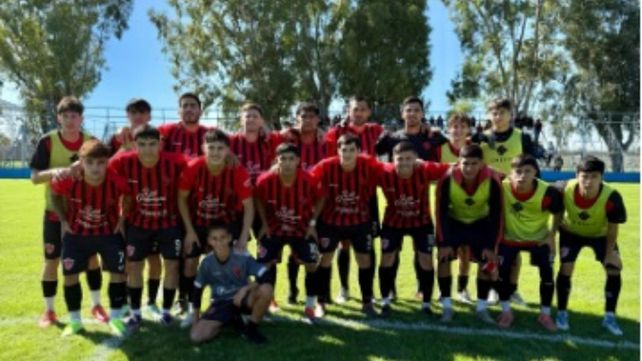 Unión de Alvarez empató sobre el final en Villa Constitución.
