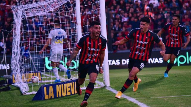 Axel Rodríguez, el goleador que se inspira ante los grandes