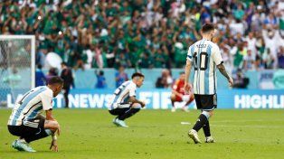 La desazón de los jugadores de Argentina tras la inesperada derrota ante Arabia Saudita en el debut del Mundial Qatar 2022.