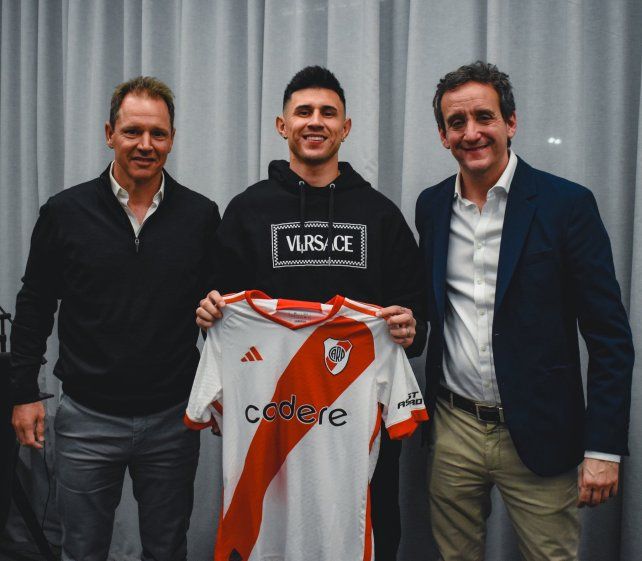 River presentó a Adam Bareiro.&nbsp;