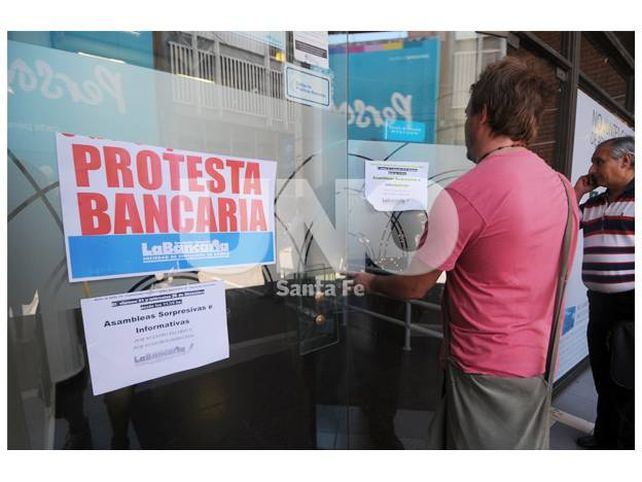 Ratificaron el paro y no habrá actividad bancaria mañana en reclamo por 36 despedidos en Tucumán