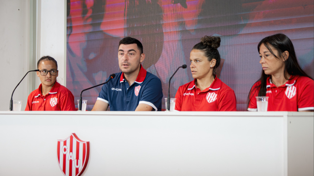 Unión presentó su plantel femenino para el histórico debut en la Primera División de AFA