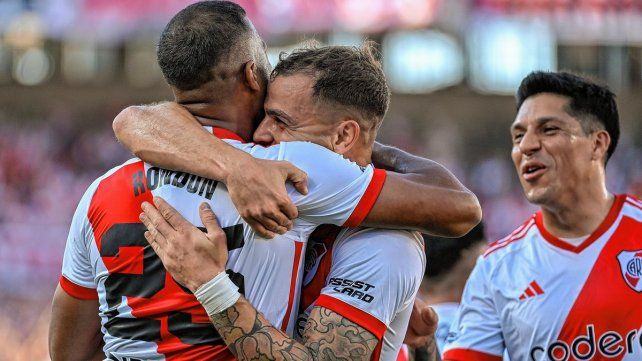 River venció a Talleres y es puntero de la zona A
