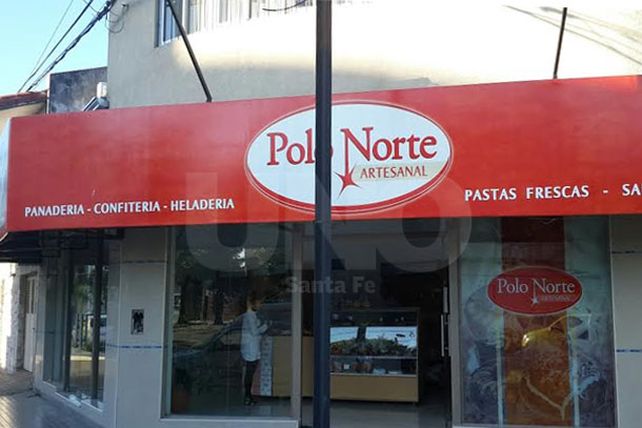 Rompieron el blindex en una panadería, pero no pudieron robarse nada