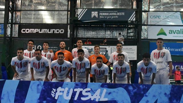El plantel leproso de futsal que se consagró campeón en cancha de Ferro