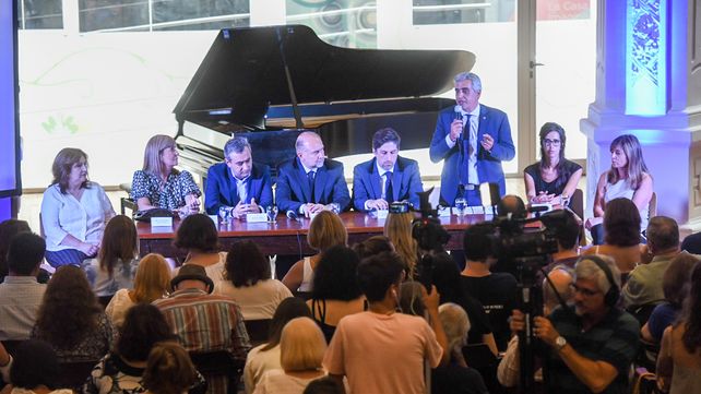 Perotti prometió acortar el cronograma de pago de los trabajadores estatales