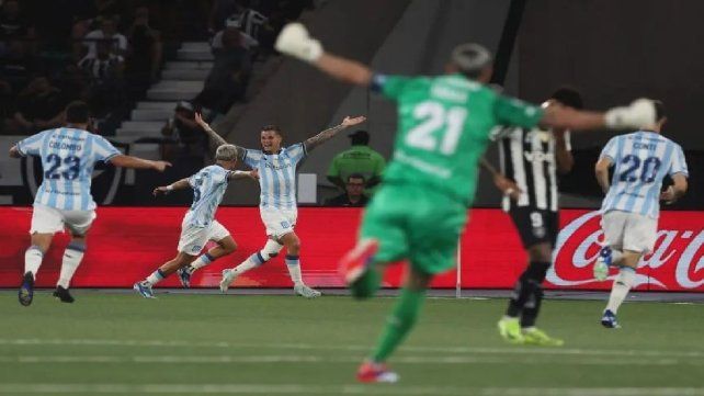 Racing lo pasó por arriba al Botafogo y se consagró campeón.