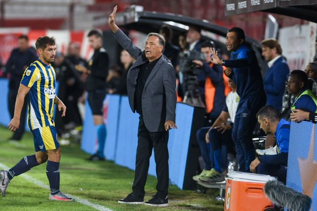 Russo se mostró muy satisfecho por el triunfazo en cancha de Huracán. El entrenador dijo que van de menor a mayor.