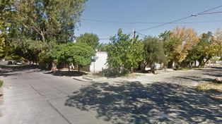 Escapaba en moto con un lavarropas que tiró para acelerar la huida