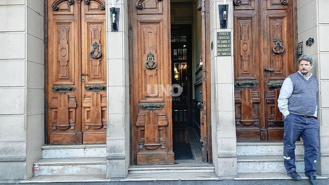 El juez determinó una adopción plena