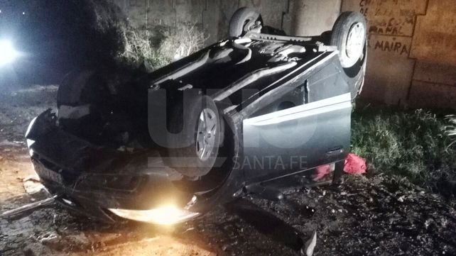 Persecución y vuelco: dos delincuentes presos y dos prófugos