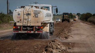 Caminos rurales: avanza la segunda etapa de transporte y distribución de materiales