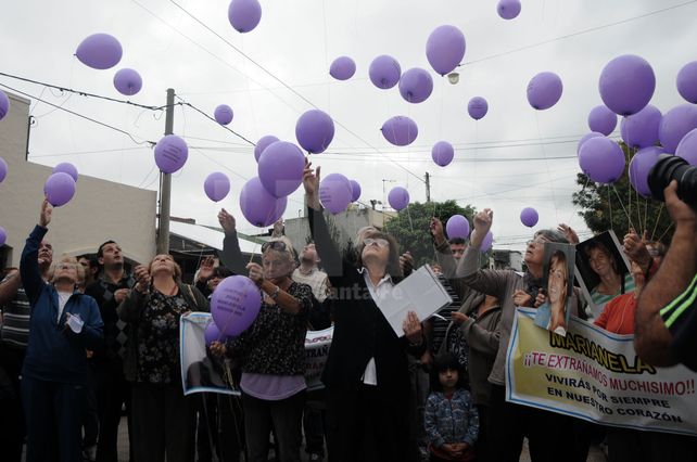 La suelta de globos pidiendo justicia por Marianela