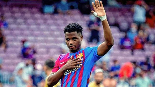 Ansu Fati decidió no operarse de su lesión luego de la reunión con los médicos de Barcelona.&nbsp;