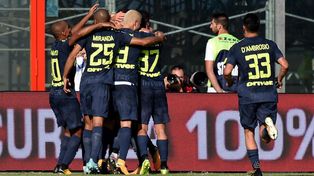 Inter ganó a domicilio y no se baja de la cima
