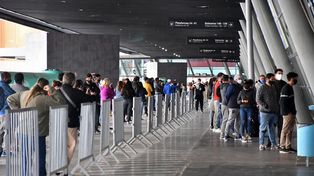 Largas filas de cordobeses en la terminal de ómnibus para hacerse los testeos