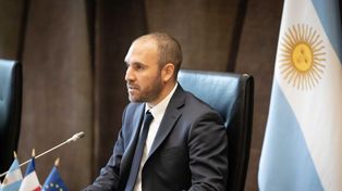 El FMI cerca, los dólares lejos