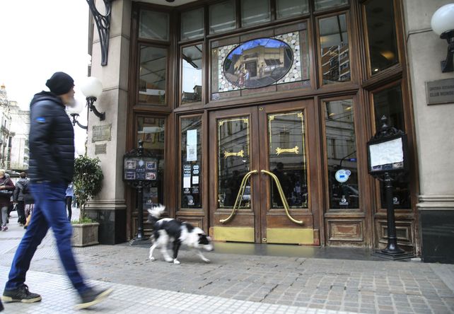 Café de los angelitos. El mítico bar de avenida Rivadavia y Rincón.
