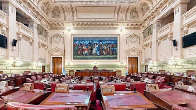 Uno por uno, los dictámenes que revisa la Comisión Redactora para que la nueva Constitución de Santa Fe no deje dudas Uno por uno, los dictámenes que revisa la Comisión Redactora para que la nueva Constitución de Santa Fe no deje dudas