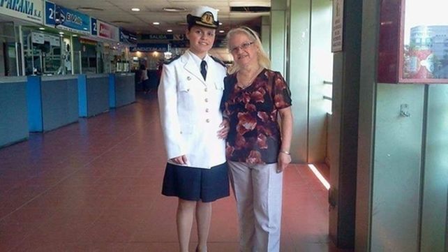 mailén torres.. Junto a su madre.