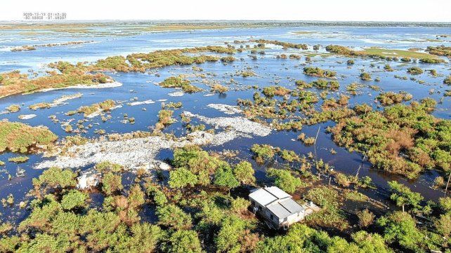 El centro de disposición de residuos se encuentra afectado por la crecida de La Setúbal