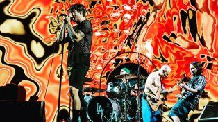 La crónica de Hernani Natale sobre el paso de la banda de Los Ángeles por Buenos Aires. Red Hot Chili Peppers vuelve a tocar en El Monumental